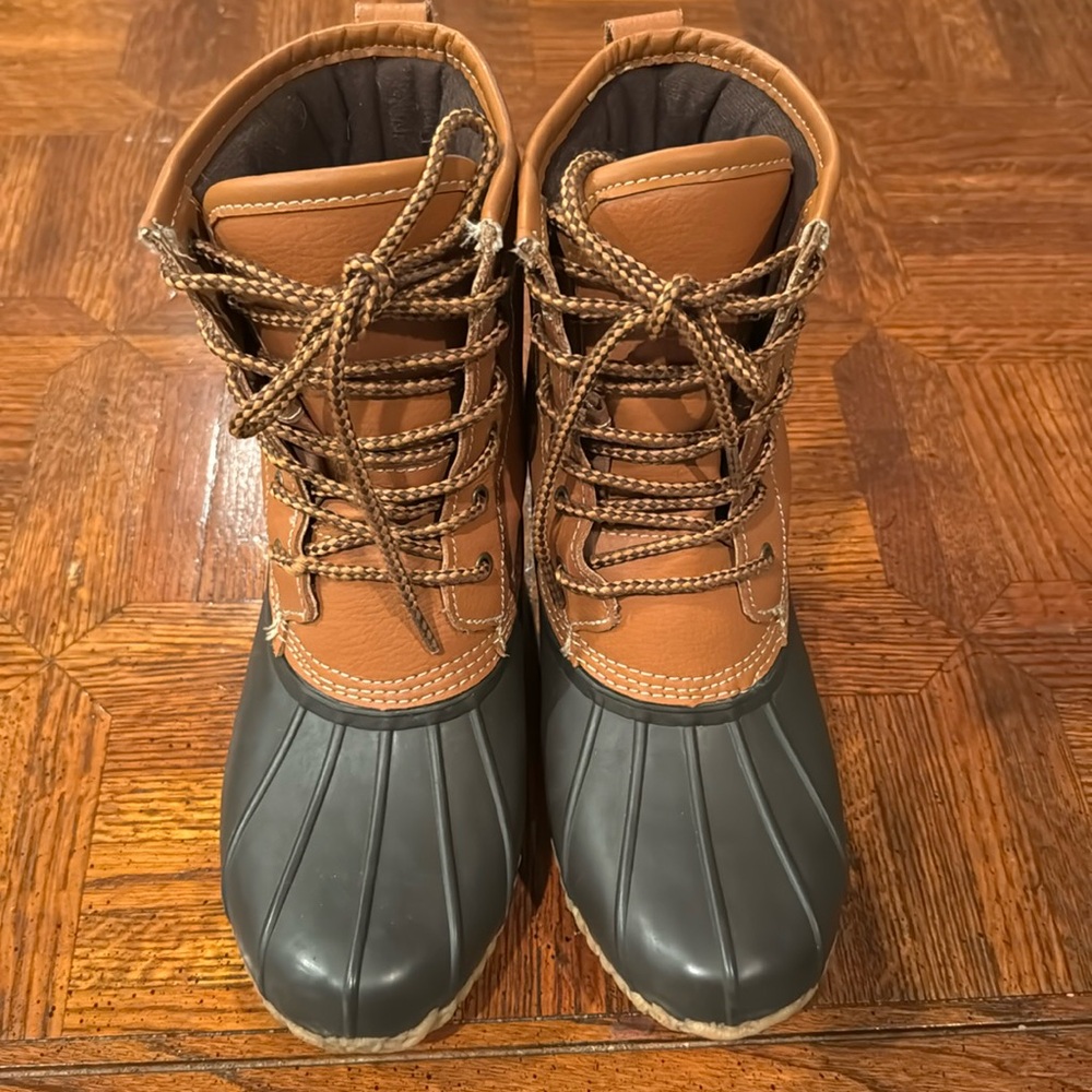 Duck rain boots